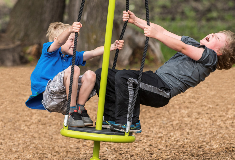 Kids on Spinner  EWF